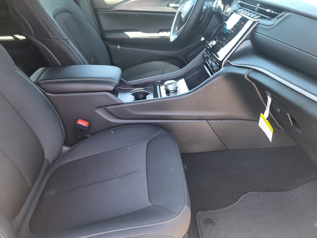 New 2026 Jeep Grand Cherokee Laredo X AWD/4WD image 13