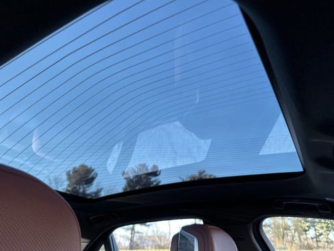 Certified 2023 BMW 760i xDrive image 34