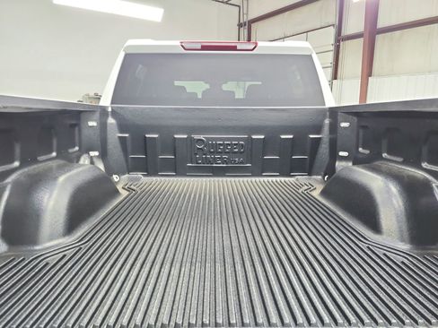 Used 2025 Chevrolet Silverado 1500 LT AWD/4WD image 43