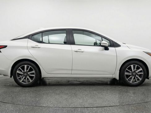 Used 2025 Nissan Versa SV image 11