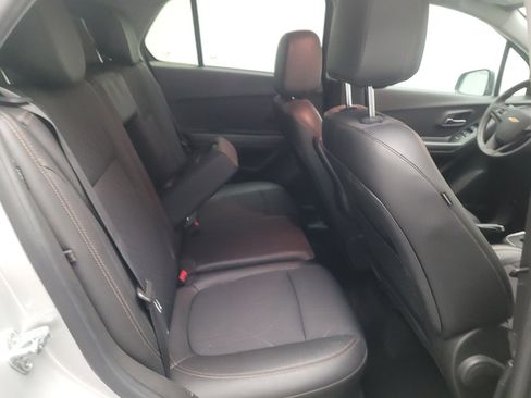 Used 2022 Chevrolet Trax LT FWD image 19