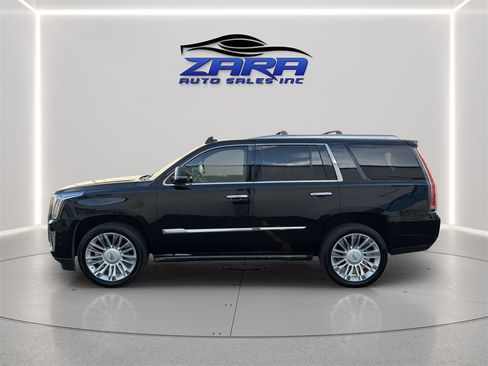 Used 2017 Cadillac Escalade Platinum AWD/4WD image 4