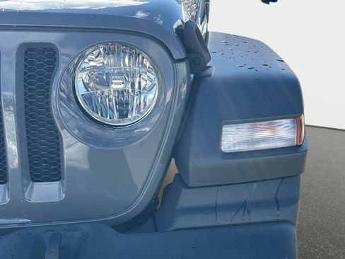 Used 2019 Jeep Wrangler Sport image 10