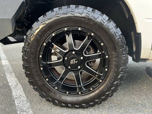 Used 2019 RAM 1500 Classic SLT w/ Protection Group AWD/4WD image 28