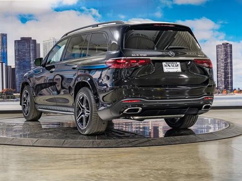 Used 2026 Mercedes-Benz GLS 450 4MATIC image 9
