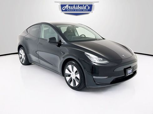 Used 2021 Tesla Model Y Long Range image 1