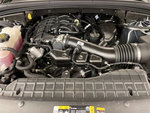 New 2025 Jeep Grand Cherokee L Limited w/ Luxury Tech Group II image 23