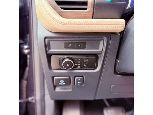 Used 2024 Ford Expedition Limited AWD/4WD image 21