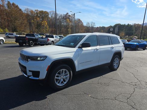 New 2025 Jeep Grand Cherokee L Laredo w/ Luxury Tech Group I image 4