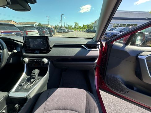 Used 2022 Toyota RAV4 XLE w/ Convenience Package AWD/4WD image 19