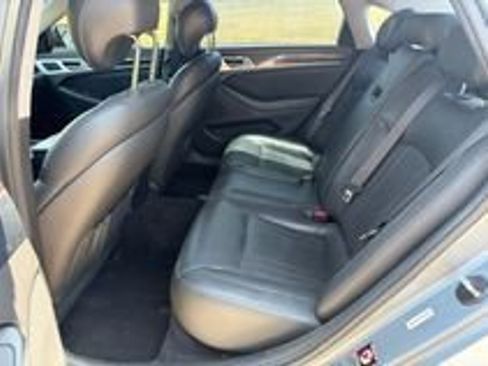 Used 2015 Hyundai Genesis 3.8 RWD image 11