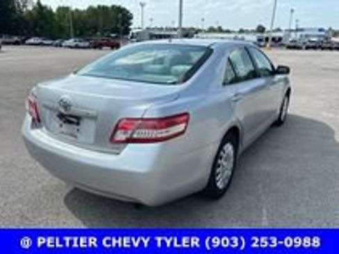 Used 2010 Toyota Camry FWD image 9