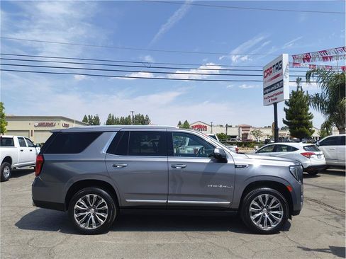 Used 2021 GMC Yukon Denali w/ Denali Premium Package AWD/4WD image 4
