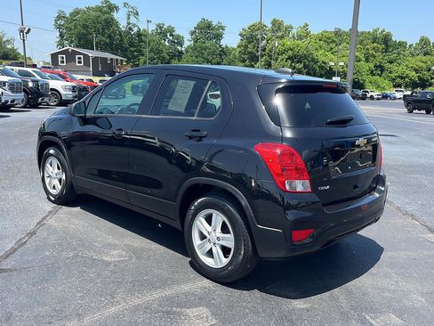 Used 2021 Chevrolet Trax LS w/ Tint and Cruise Package FWD image 3