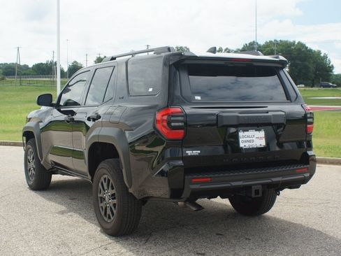 Used 2025 Toyota 4Runner SR5 RWD image 15