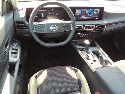 New 2026 Nissan Sentra SR FWD image 6