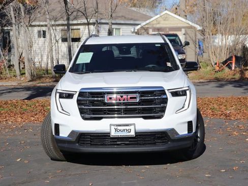 Used 2025 GMC Acadia Elevation image 2