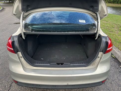 Used 2016 Ford Focus SE image 10