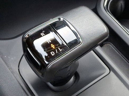 Certified 2022 GMC Sierra 1500 AT4 w/ AT4 Premium Package image 12