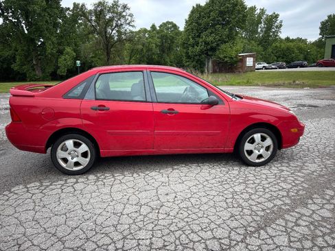 Used 2007 Ford Focus SE FWD image 6