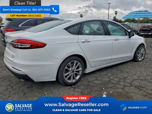 Used 2020 Ford Fusion SE image 4