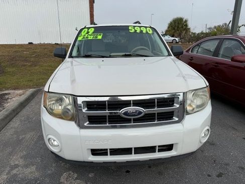 Used 2009 Ford Escape XLT image 2