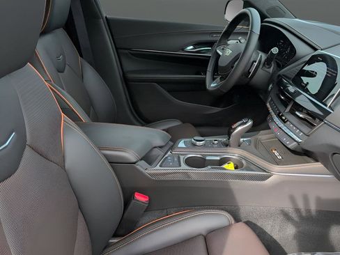 Used 2022 Cadillac CT4 V w/ LPO, ONYX Package image 26