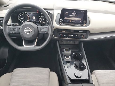 Used 2023 Nissan Rogue SV image 12