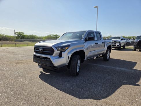 Used 2024 Toyota Tacoma SR image 3