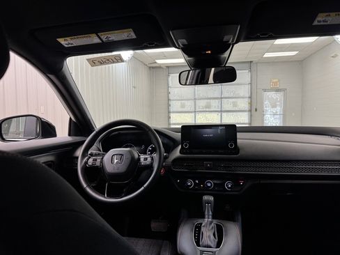 Used 2025 Honda HR-V Sport image 18