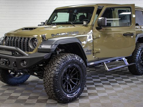 Used 2026 Jeep Wrangler Unlimited Rubicon 392 w/ Quick Order Package 27X Moab AWD/4WD image 12