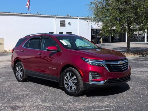 Used 2024 Chevrolet Equinox Premier FWD image 2