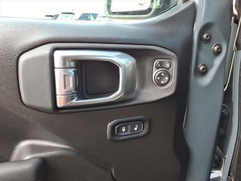 Used 2026 Jeep Gladiator Sport AWD/4WD image 16