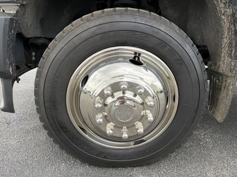 Used 2022 Ford F550 4x4 Crew Cab Super Duty w/ Power Equipment Group image 37