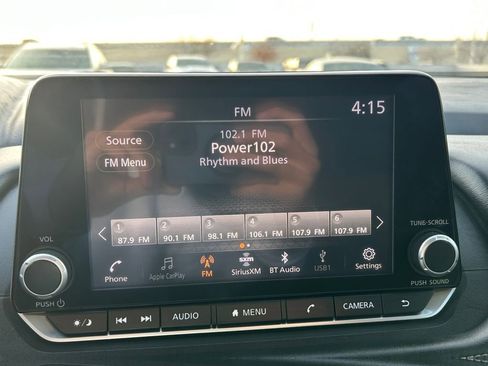 Used 2024 Nissan Rogue SV image 11