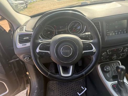 Used 2019 Jeep Compass Latitude w/ Popular Equipment Group AWD/4WD image 15