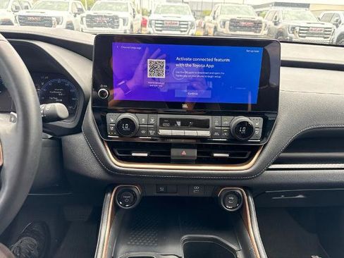 Used 2025 Toyota Grand Highlander AWD Hybrid image 8