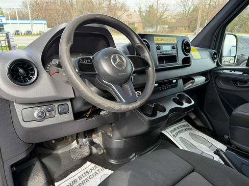 Used 2019 Mercedes-Benz Sprinter 144 image 22