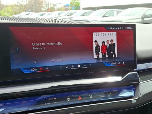 Used 2025 BMW i5 xDrive40 w/ Premium Package AWD/4WD image 18