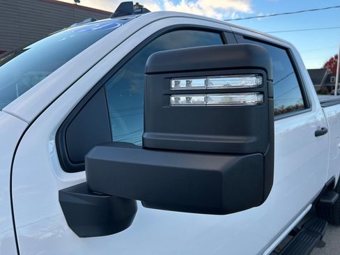 Used 2024 Chevrolet Silverado 2500 Custom w/ Custom Value Package image 13