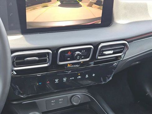 New 2026 Nissan Sentra SR FWD image 16