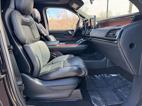Used 2024 Lincoln Navigator Reserve image 21