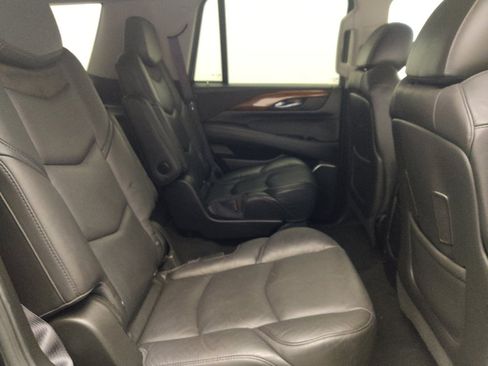 Used 2016 Cadillac Escalade Premium RWD image 19