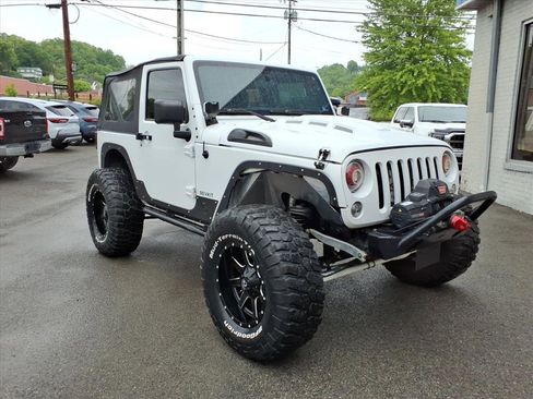 Used 2016 Jeep Wrangler Sport AWD/4WD image 7