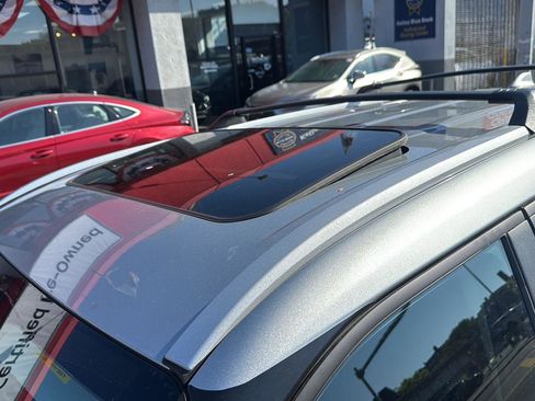 Used 2023 Toyota Highlander XLE image 13