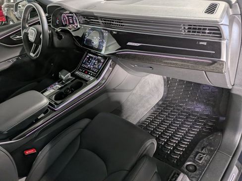 Used 2024 Audi Q8 Prestige w/ Prestige Package image 27