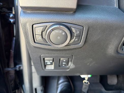 Used 2018 Ford F150 XLT w/ Equipment Group 302A Luxury AWD/4WD image 10