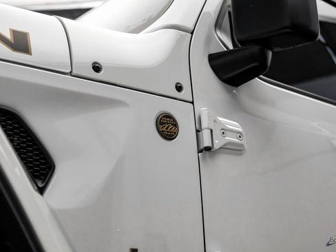 Used 2022 Jeep Wrangler Unlimited Rubicon w/ Xtreme Recon 35" Tire Package image 32