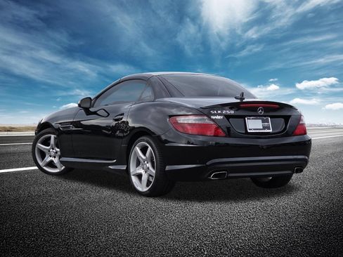 Used 2013 Mercedes-Benz SLK 250 image 18