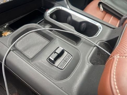 Used 2024 GMC Sierra 3500 Denali Ultimate image 38